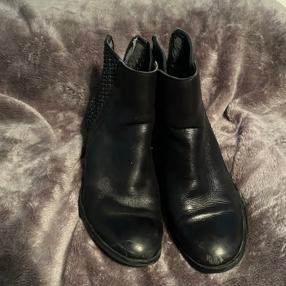 Aldo‘s black booties